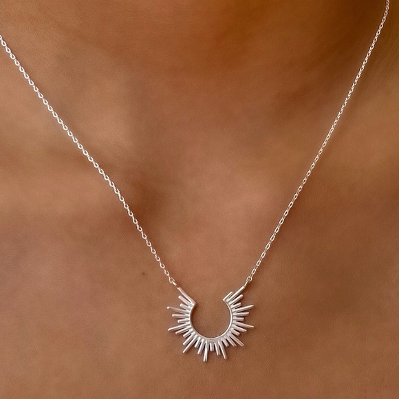 New Anthro Rays of Sunshine Sun Burst Boho Pendant Necklace ~ Golden Rays Silver - Picture 14 of 16